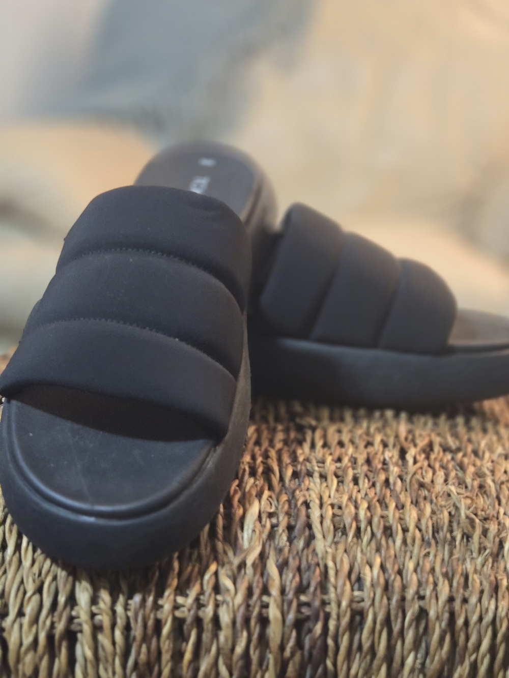 TOMS Alpargata Mallow Slide Sandals Puffer Black NWT Women's Size 10